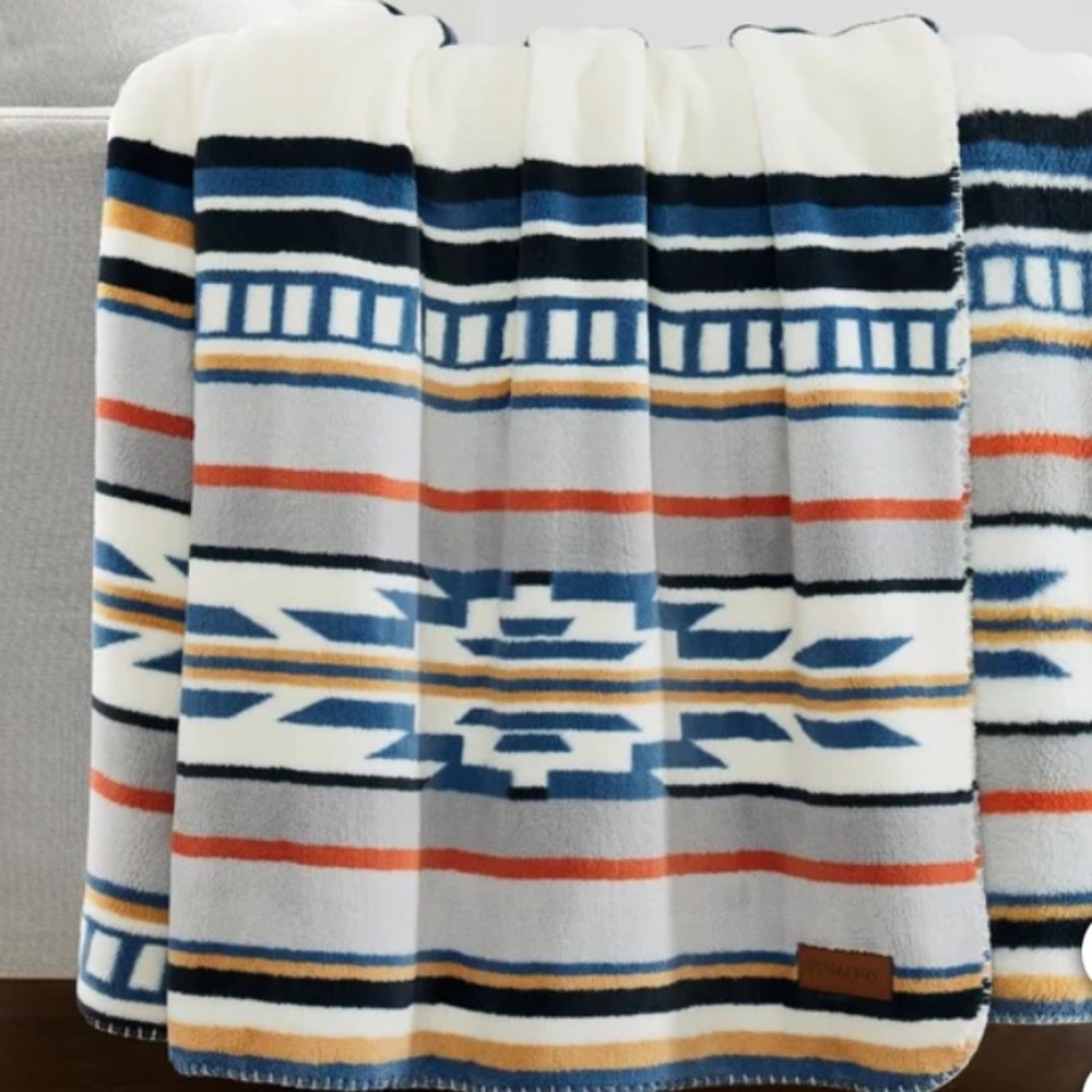 💖Pendleton Plush Throw
